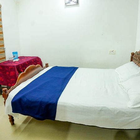 Koonamparayil Home Stay Munnar Anaviratty-Family Only Buitenkant foto