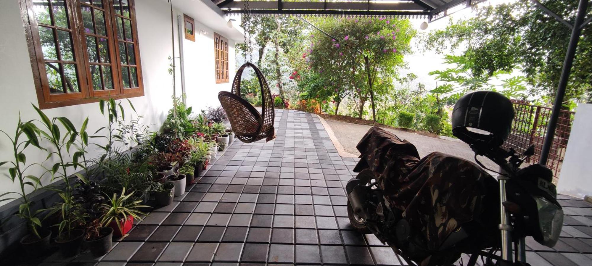 Koonamparayil Home Stay Munnar Anaviratty-Family Only Buitenkant foto