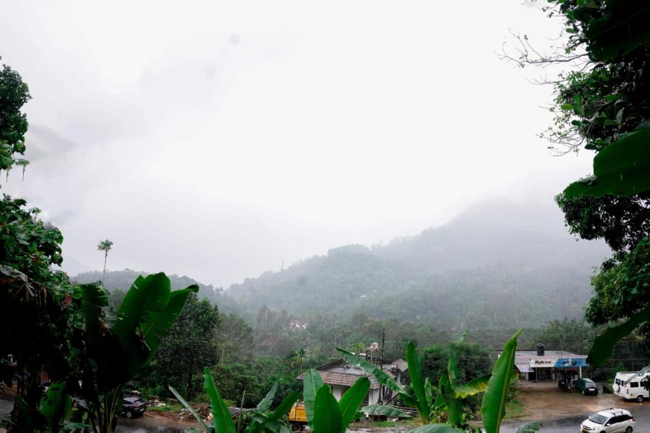 Koonamparayil Home Stay Munnar Anaviratty-Family Only Buitenkant foto
